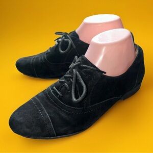 Women’s CLARKS INDIGO black suede Oxford, cap loafers, size 7 1/2 m